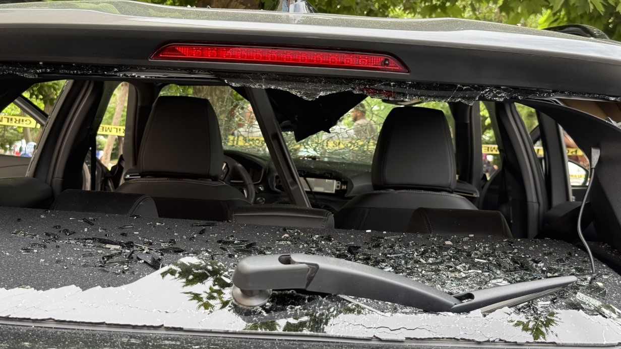 Hastane bahçesinde fren yerine gaza basıldı: 1 ölü, 1 yaralı