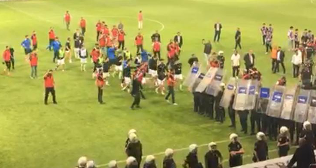 Elazığspor - Vanspor FK maçı tatil edildi