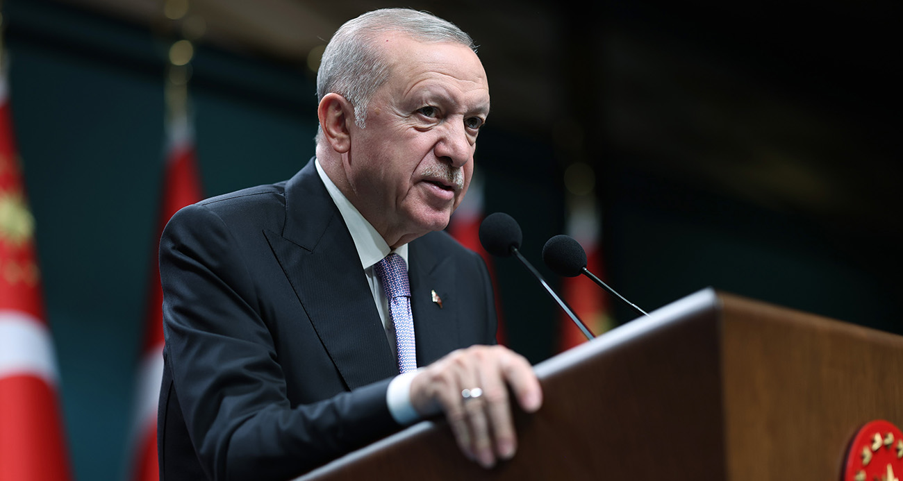 Cumhurbaşkanı Erdoğan: "Yeni anayasa için 10 hukukçu arkadaşımızı görevlendirdik"