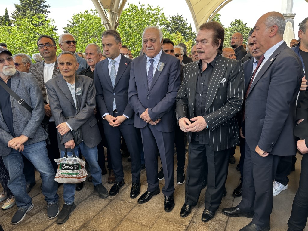 İlhan Şeşen son yolculuğuna uğurlandı