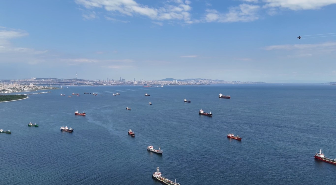 İstanbul’un fethi etkinlikleri çerçevesinde SOLOTÜRK İstanbul’da prova uçuşu yaptı