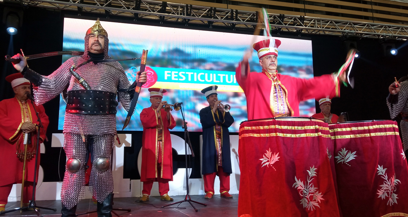 Bursa Mehter Takımı Fransa’yı fethetti