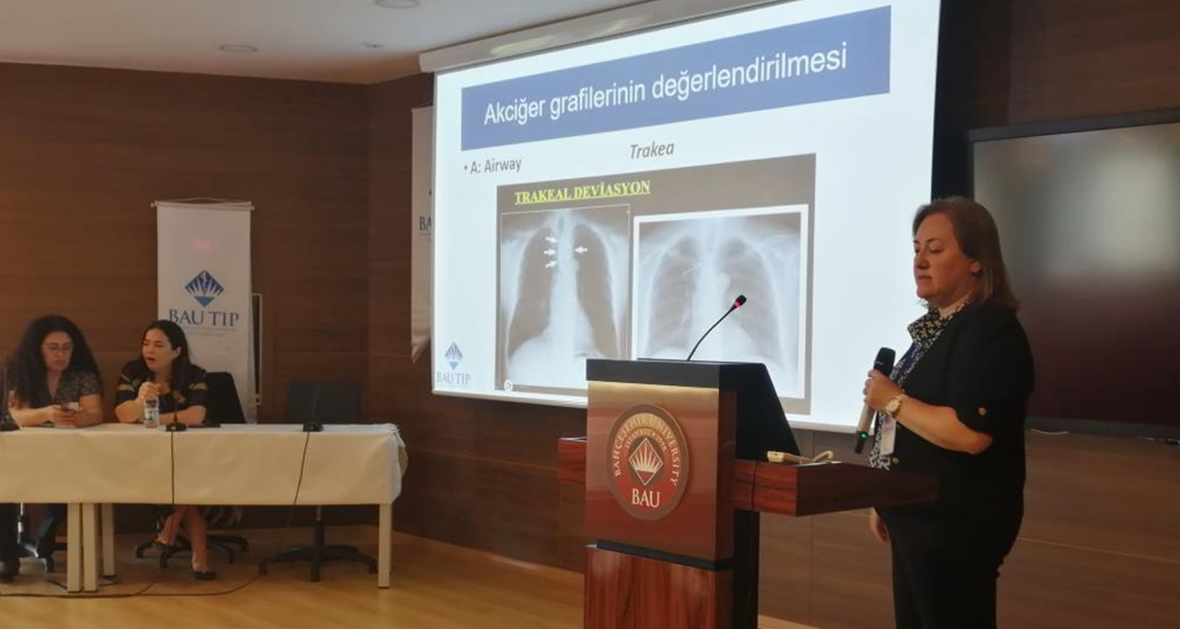 Geleceğin doktorları, 4. Intern Sempozyumu’nda mesleki bilgi ve tecrübe ediniyor