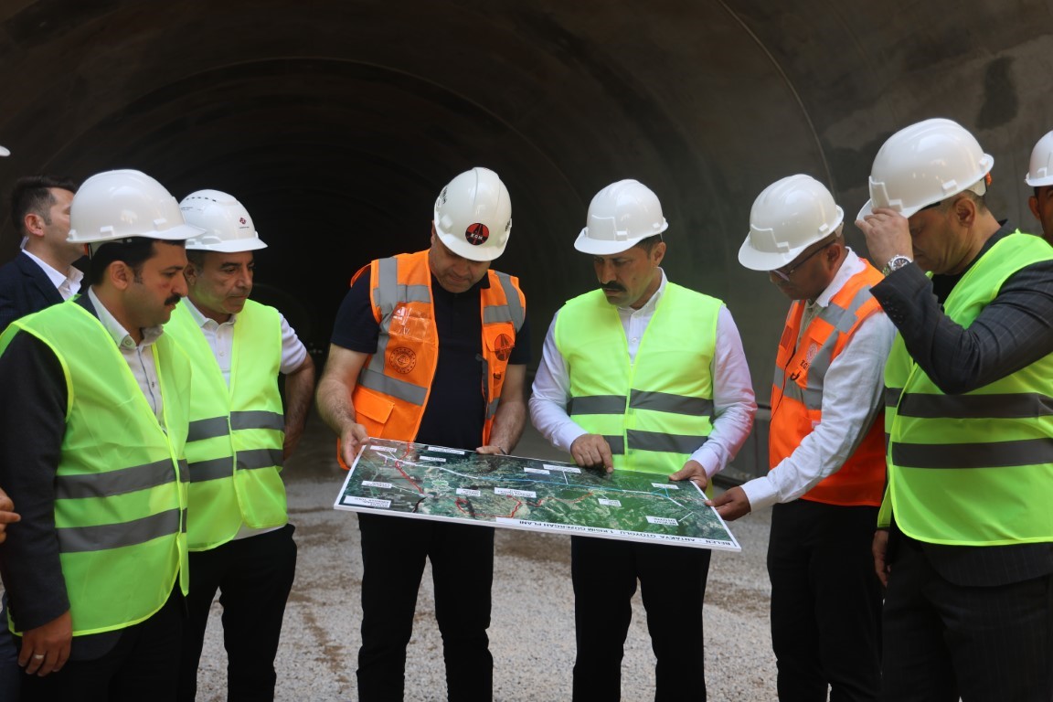 İskenderun–Antakya otoyolunda Amanos Dağları tünellerle aşılıyor
