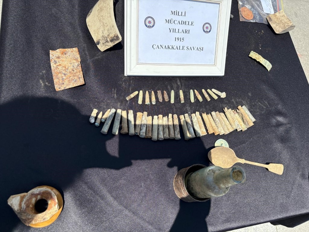 İstanbul’da tarihi eser operasyonu: Padişah fermanı ele geçirildi