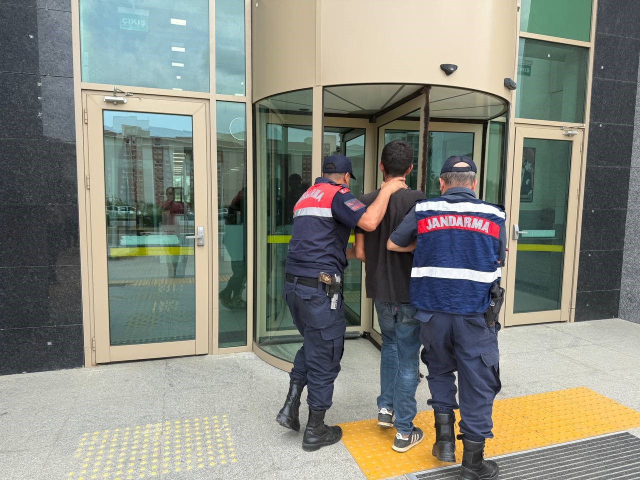 112’yi aradı: ’Beni jandarma yakalayamaz’ dedi aynı gün yakalandı