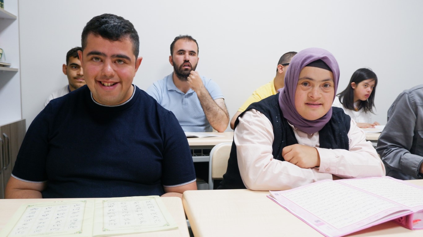 Down sendromlu Fatma ve Muhammet’in Kur’an-ı Kerim aşkı engel tanımadı