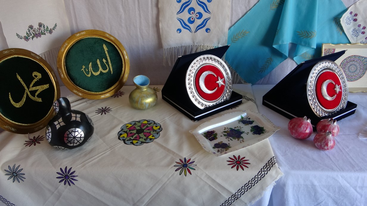 Pendik Halk Eğitim Merkezi’nden görkemli yıl sonu sergisi