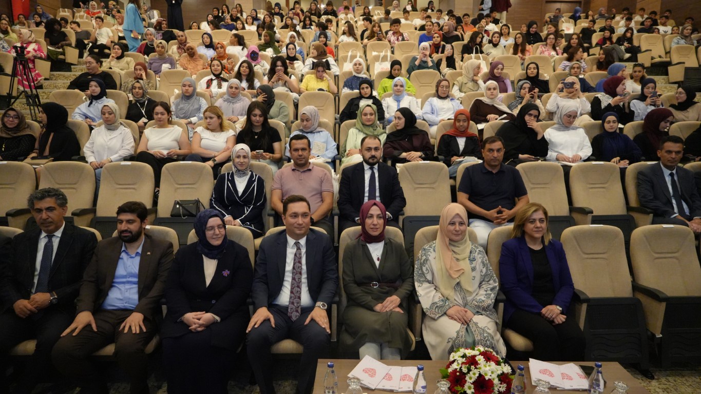 TÜRGEV, gençlerin iyilik halini artırıyor