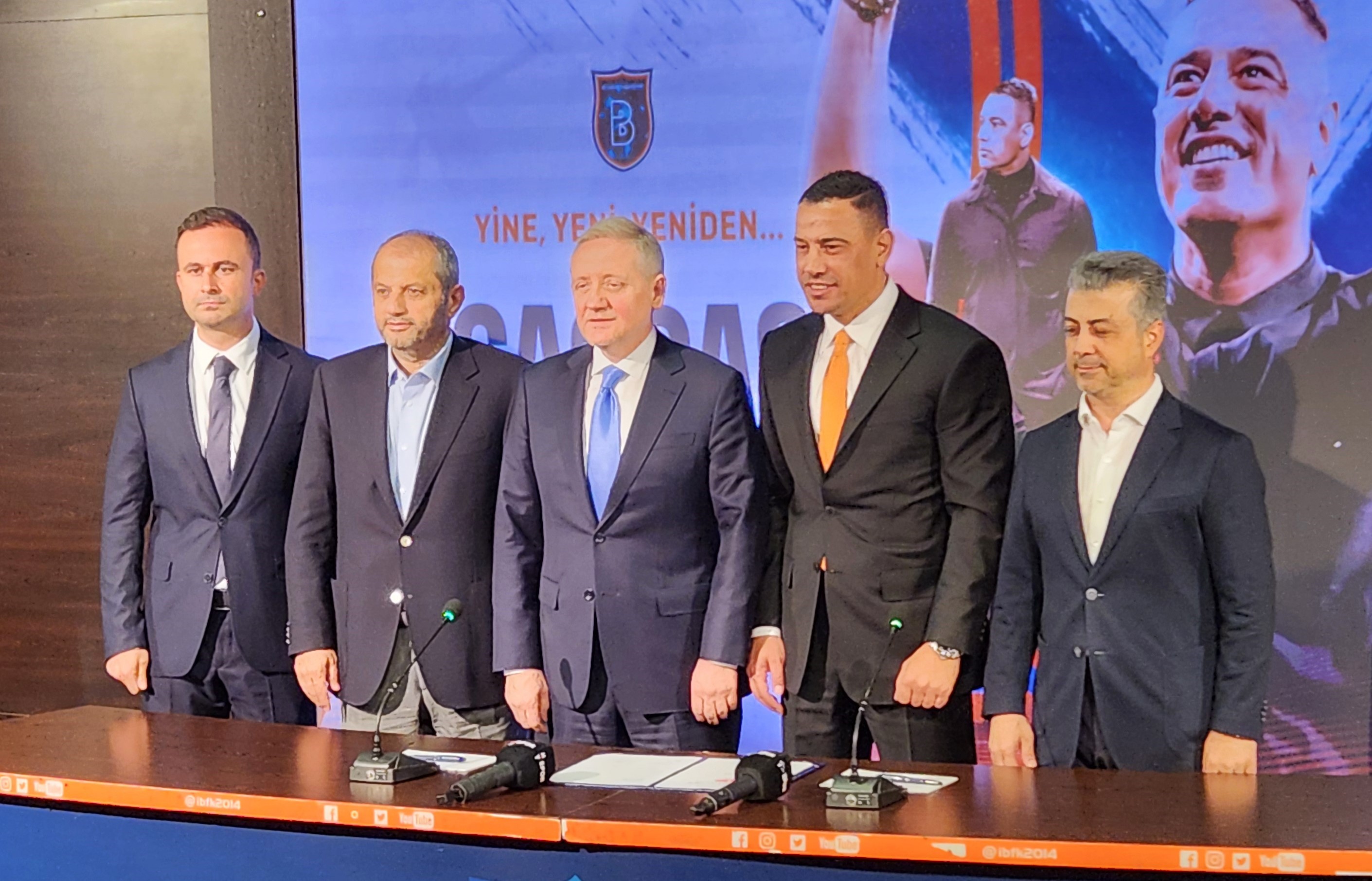 Başakşehir, Teknik Direktör Çağdaş Atan’ın sözleşmesini uzattı