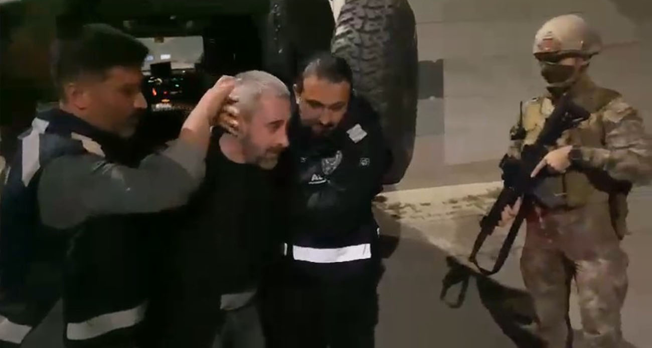 54 ayrı güvenlik kamerasına ait 213 saatlik görüntü incelendi... Berberde kardeşini öldüren şahıs yakalandı