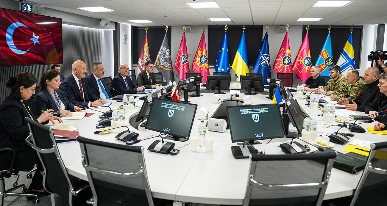 Bakan Fidan, Ukrayna Savunma Bakanı Umerov ile görüştü