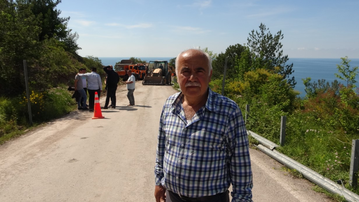 Kastamonu’da heyelan: Yoldan kopan kütle, denizle birleşti
