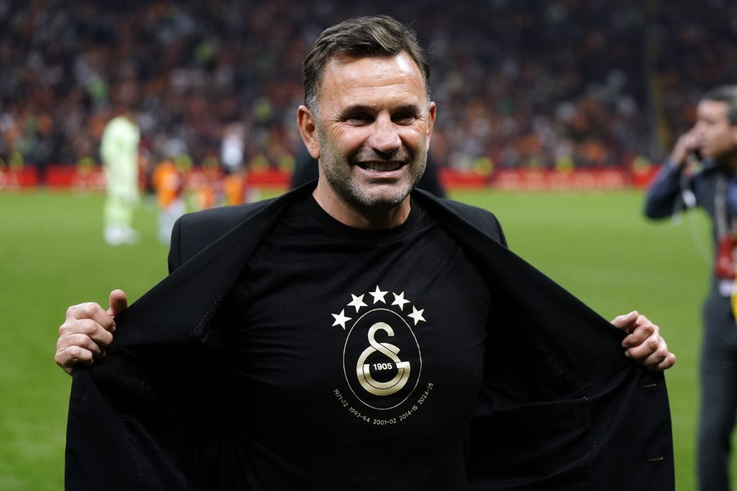 Galatasaray şampiyonluğu taraftarı önünde kutladı