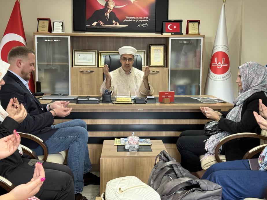 İngiliz Simon, sevdiği kadın için Müslüman oldu: Yeni adı ‘Sinan’