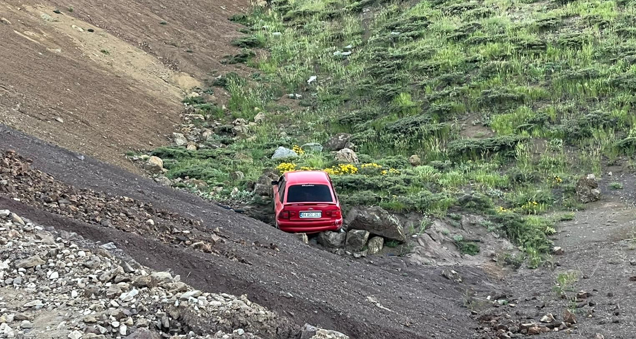 Otomobil şarampole yuvarlandı: 2’si çocuk 7 yaralı