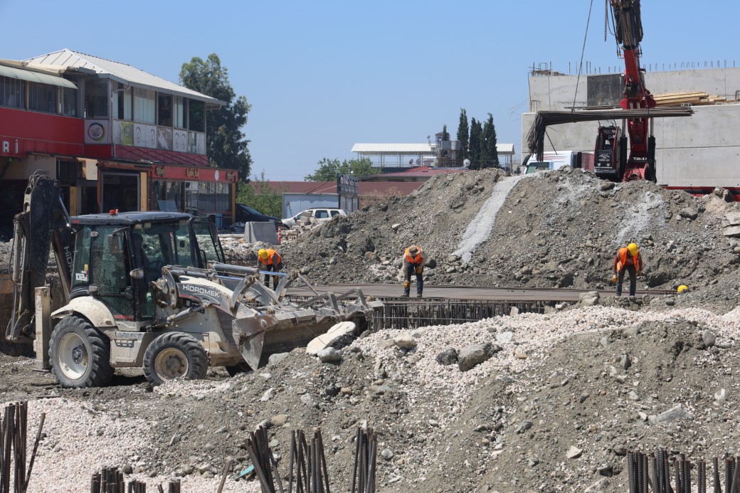 Asrın felaketi sonrası yeniden inşa edilen Antakya’da 5 köprülü kavşakla trafik sorunu tarihe karışacak