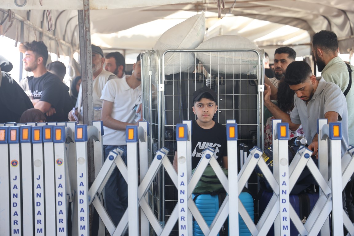 Ülkesine dönüş yapan Suriyelilerin buruk heyecanı