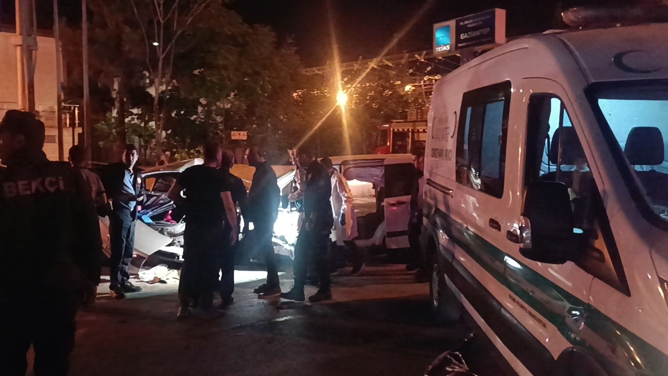 Gaziantep’te 5 kişinin öldüğü feci kaza kamerada