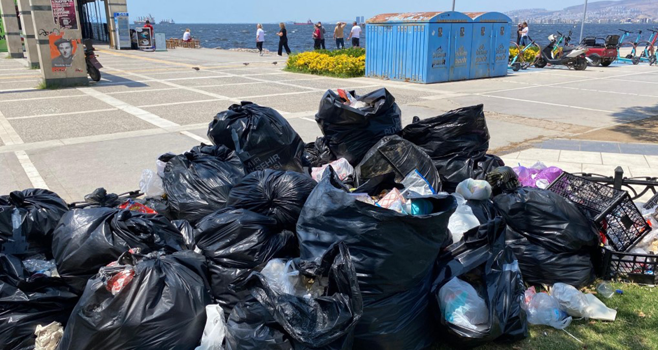 İşçilerin grevi, İzmir’in çöp çilesi devam ediyor