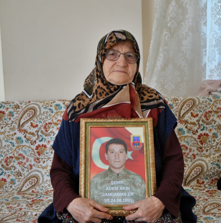 Bayram öncesi şehit annesini duygulandıran hizmet