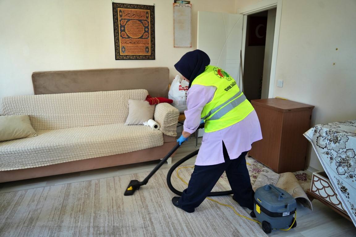 Bayram öncesi şehit annesini duygulandıran hizmet