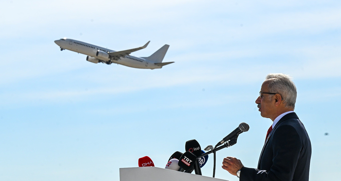 Bakan Uraloğlu, AJet’in Ankara Esenboğa ve İstanbul Sabiha Gökçen havalimanlarından Şam’a uçak seferleri düzenleyeceğini duyurdu