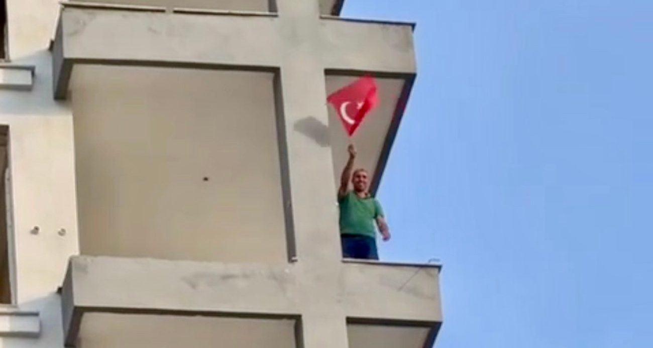 Operatörün Türk bayrağı hassasiyeti