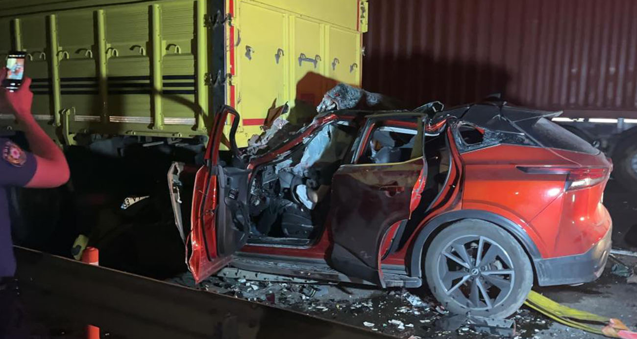 D-650’de cip, kamyona ok gibi saplandı: 1 ölü