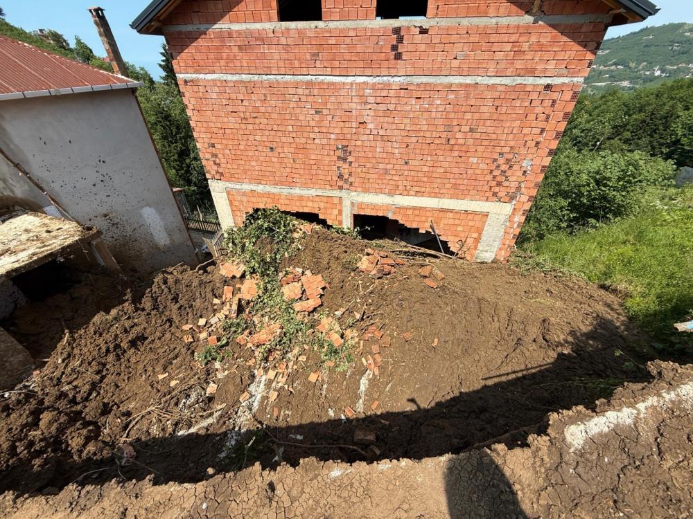 Trabzon’da heyelan: 5 ev tehlike altında