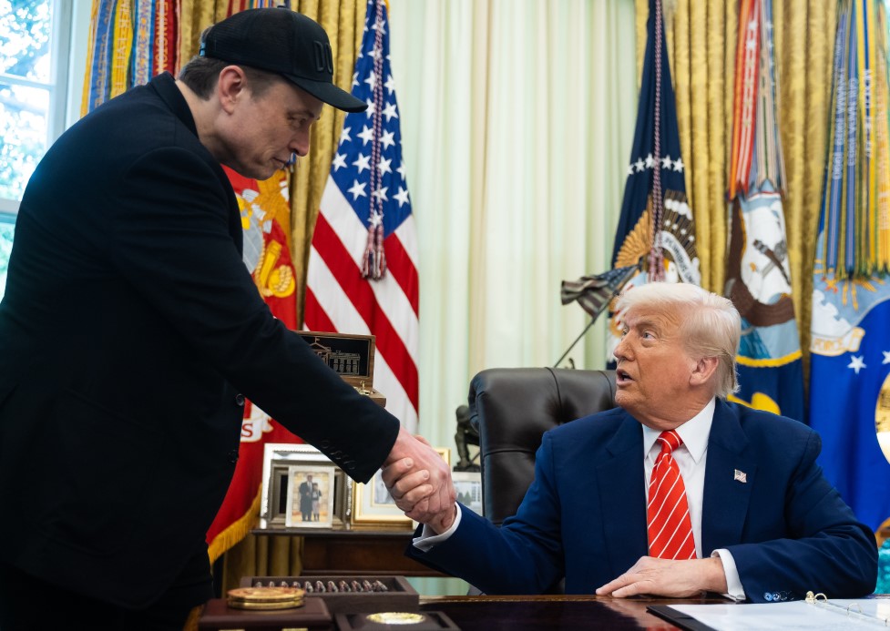 Trump ve Elon Musk arasında vergi tasarısı krizi derinleşti