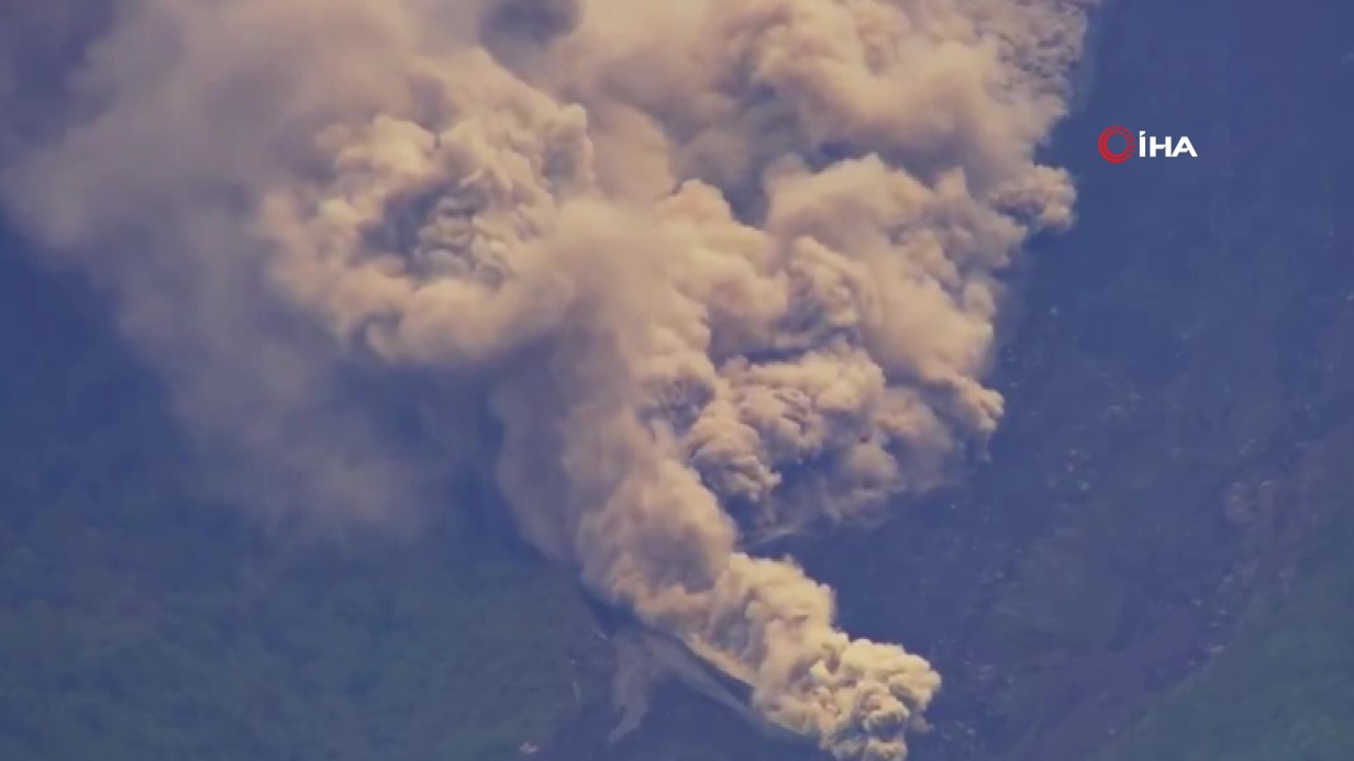 Guatemala'daki Fuego Yanardağında patlama: 700'den fazla kişi tahliye edildi
