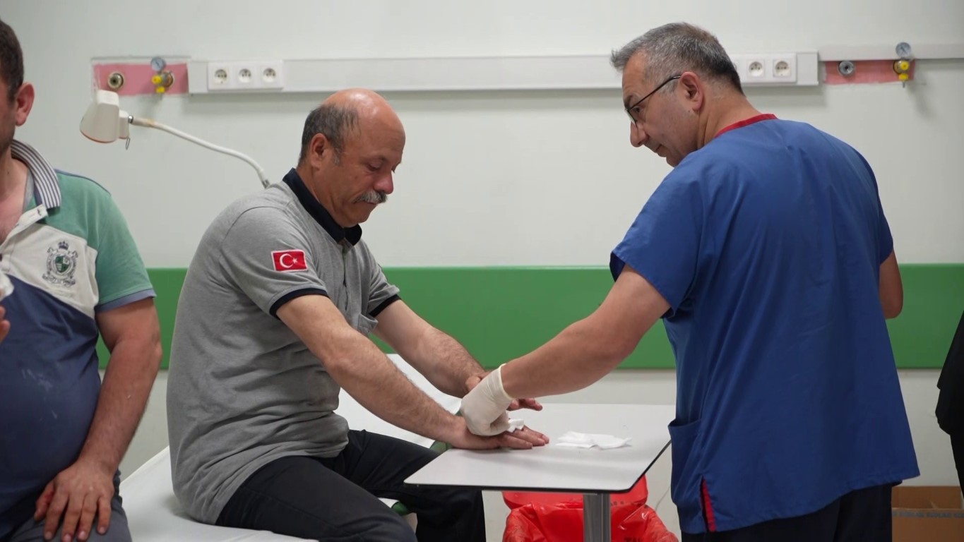 Gelenek yine bozulmadı: Acemi kasaplar hastaneye koştu