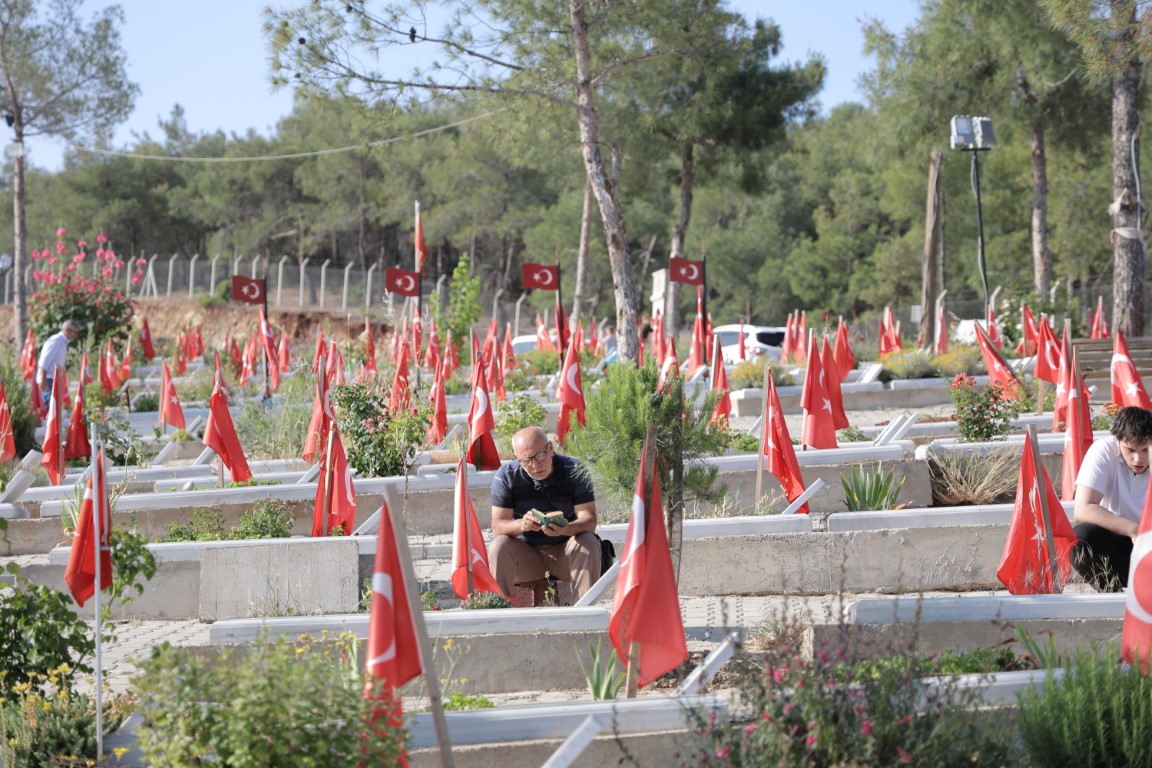 Kahramanmaraş’ta buruk bayramlaşma