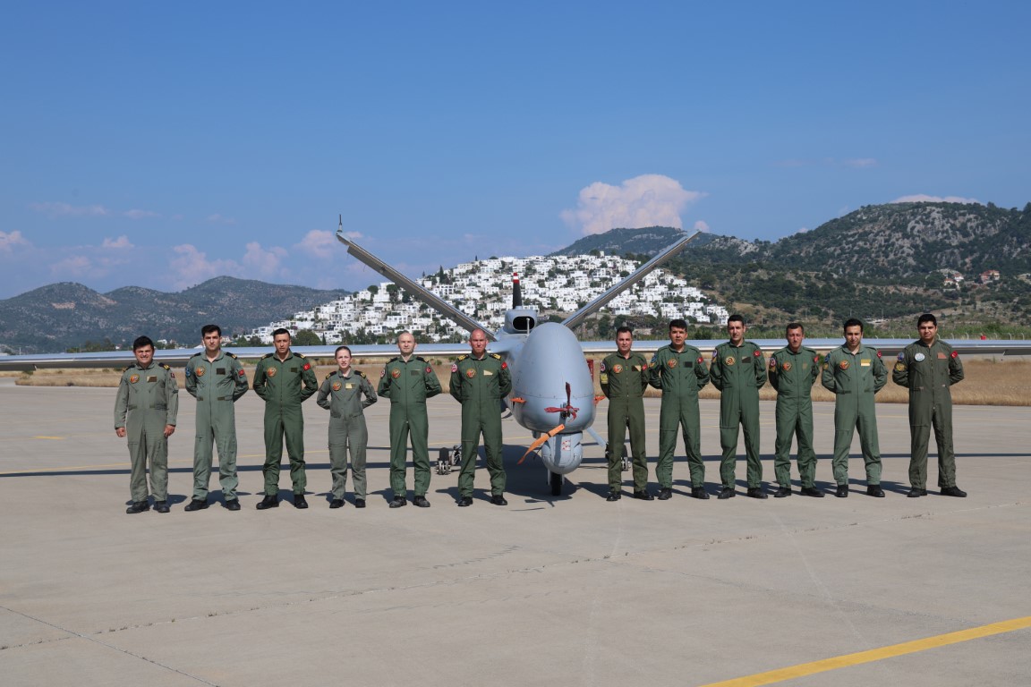 Türkiye’nin gururu İHA-SİHA pilot ve yer destek ekibi Bayramda görev başında