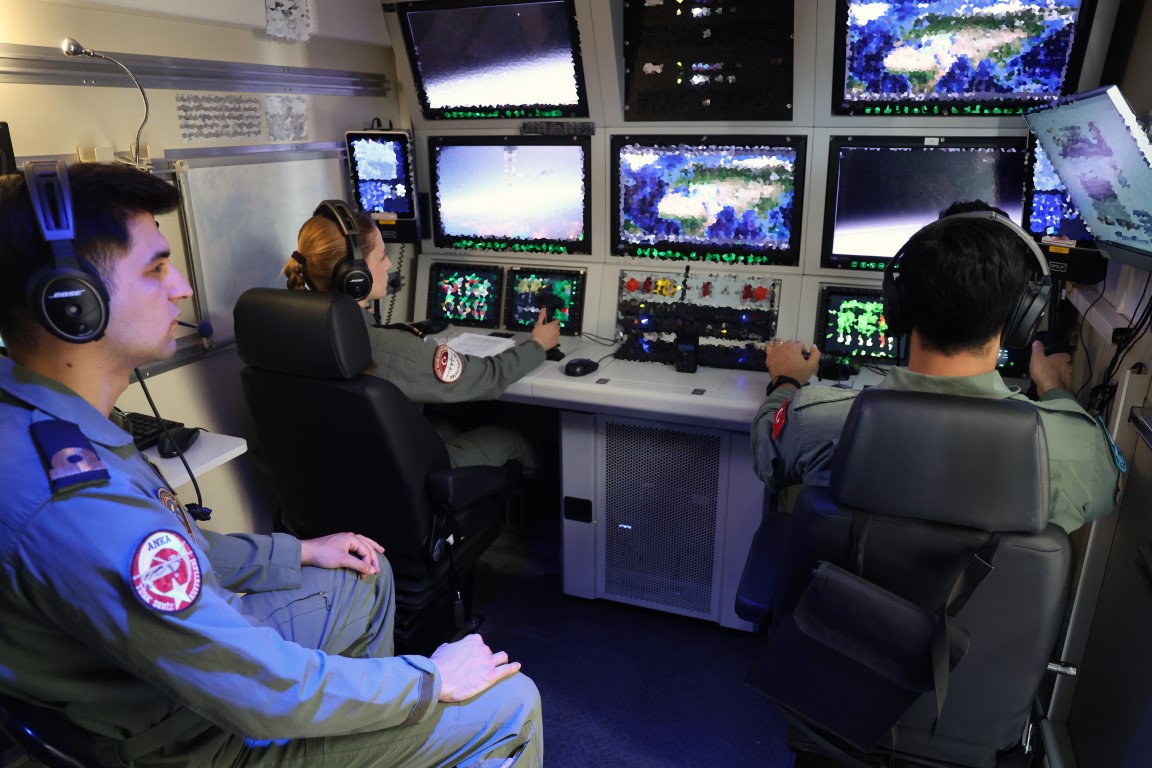 Türkiye’nin gururu İHA-SİHA pilot ve yer destek ekibi Bayramda görev başında