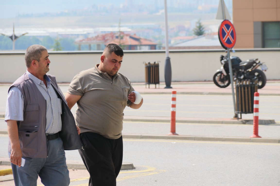 Gelenek yine bozulmadı: Acemi kasaplar hastaneye koştu