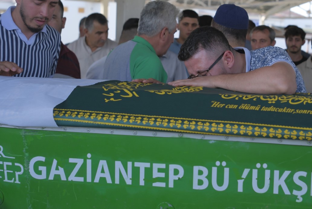 Binlerce balonun bırakıldığı Elif Azra, hayatını kaybetti