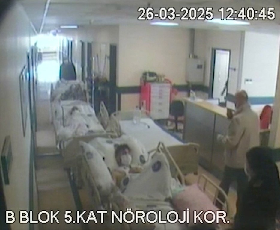 Alevler arasında zamanla yarışan kahramanlar kameraya yansıdı