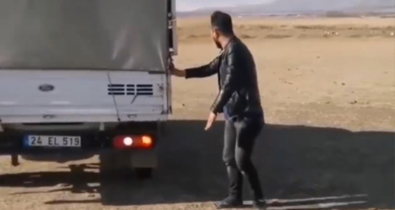 Erzincan’da ehliyet sınavı öncesi komik anlar yaşandı