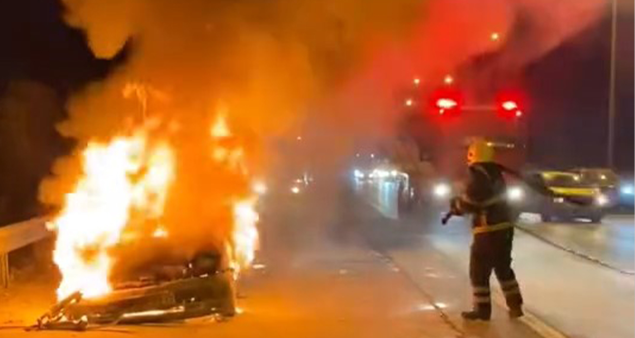 Bayram dönüşü otomobil alev alev yandı
