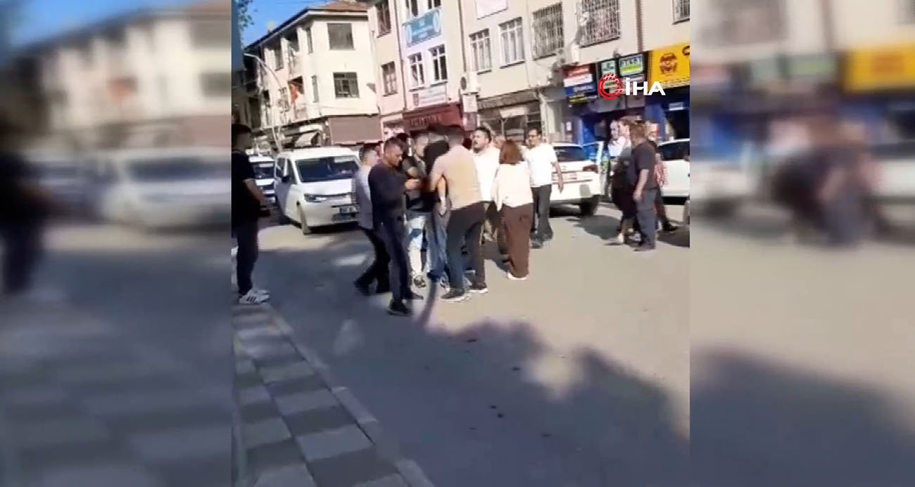 Gaziye çirkin saldırı: Trafikte darp edildiği anlar kameraya yansıdı