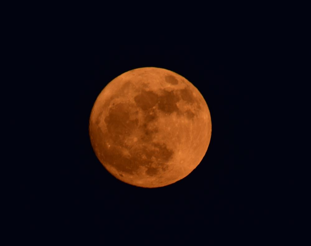 Van Gölü üzerinde dolunay güzelliği