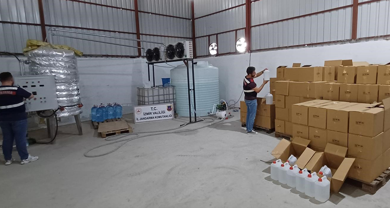 10 milyon liralık kaçak alkol operasyonu: 4 gözaltı