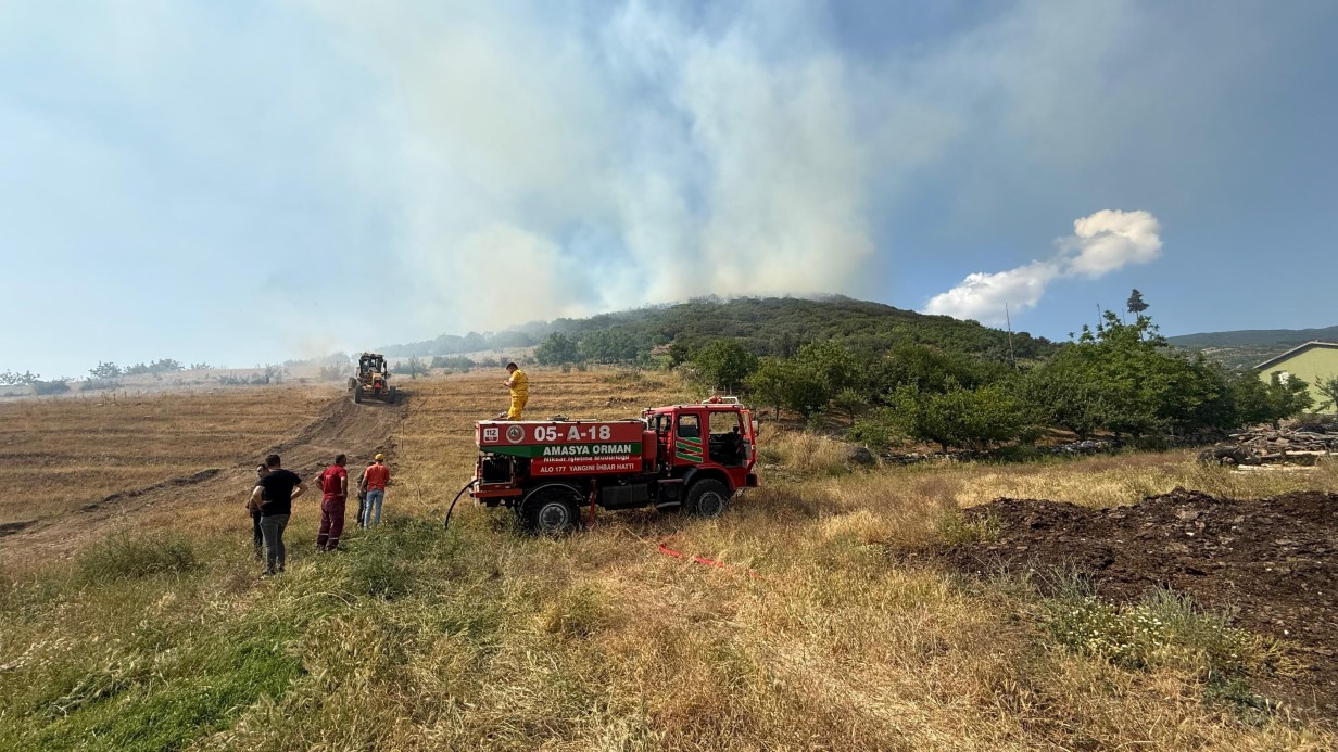 Tokat’taki orman yangını dron ile görüntülendi