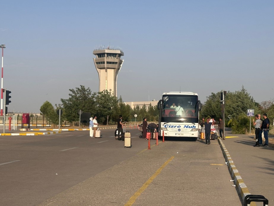 İsrail’in İran’a saldırısı hava ulaşımını etkiledi, Irak’a giden uçaklar Şırnak’a indi