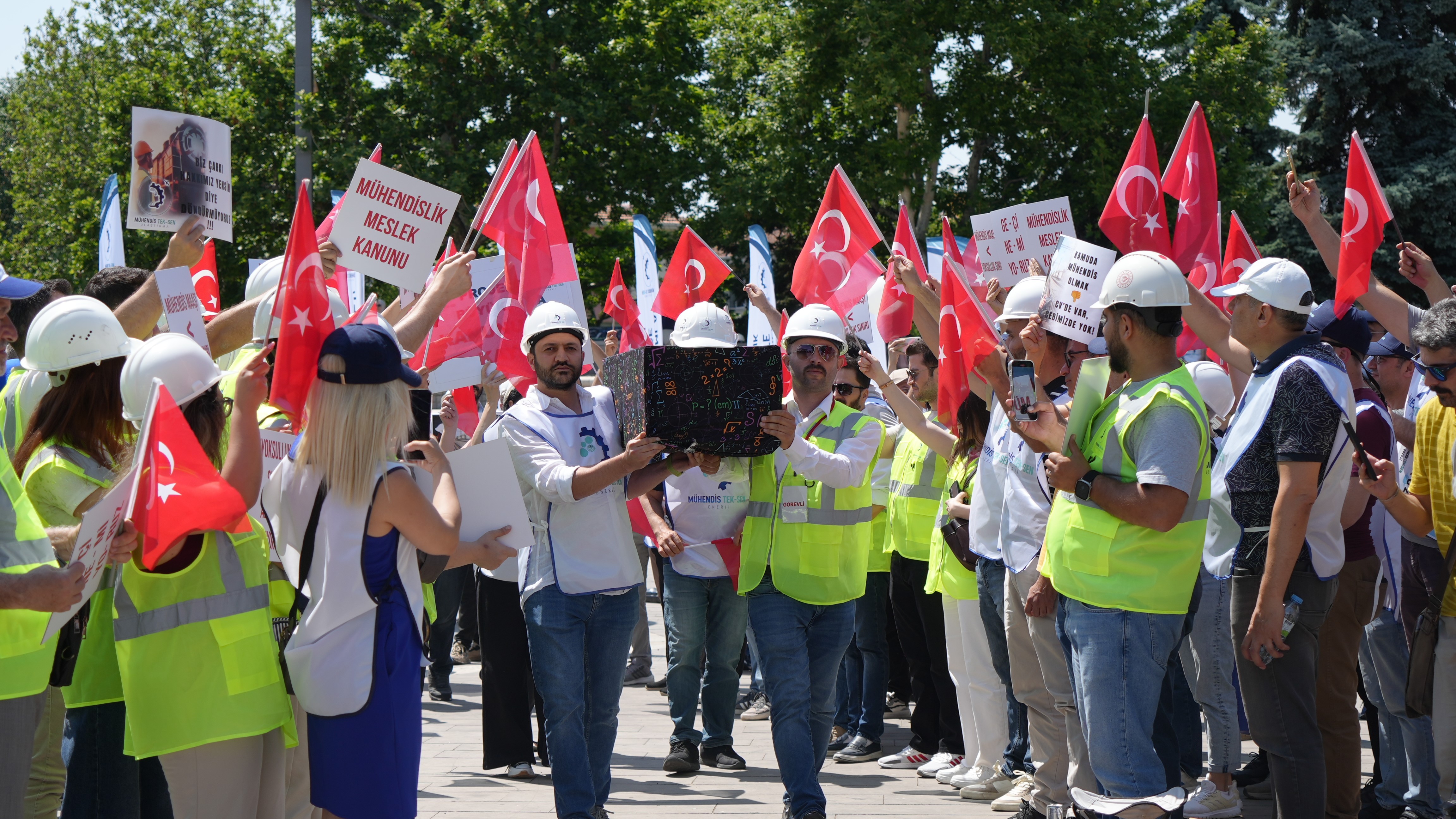 Mühendis TEK - SEN Enerji Sendikası Başkanı Güler: 