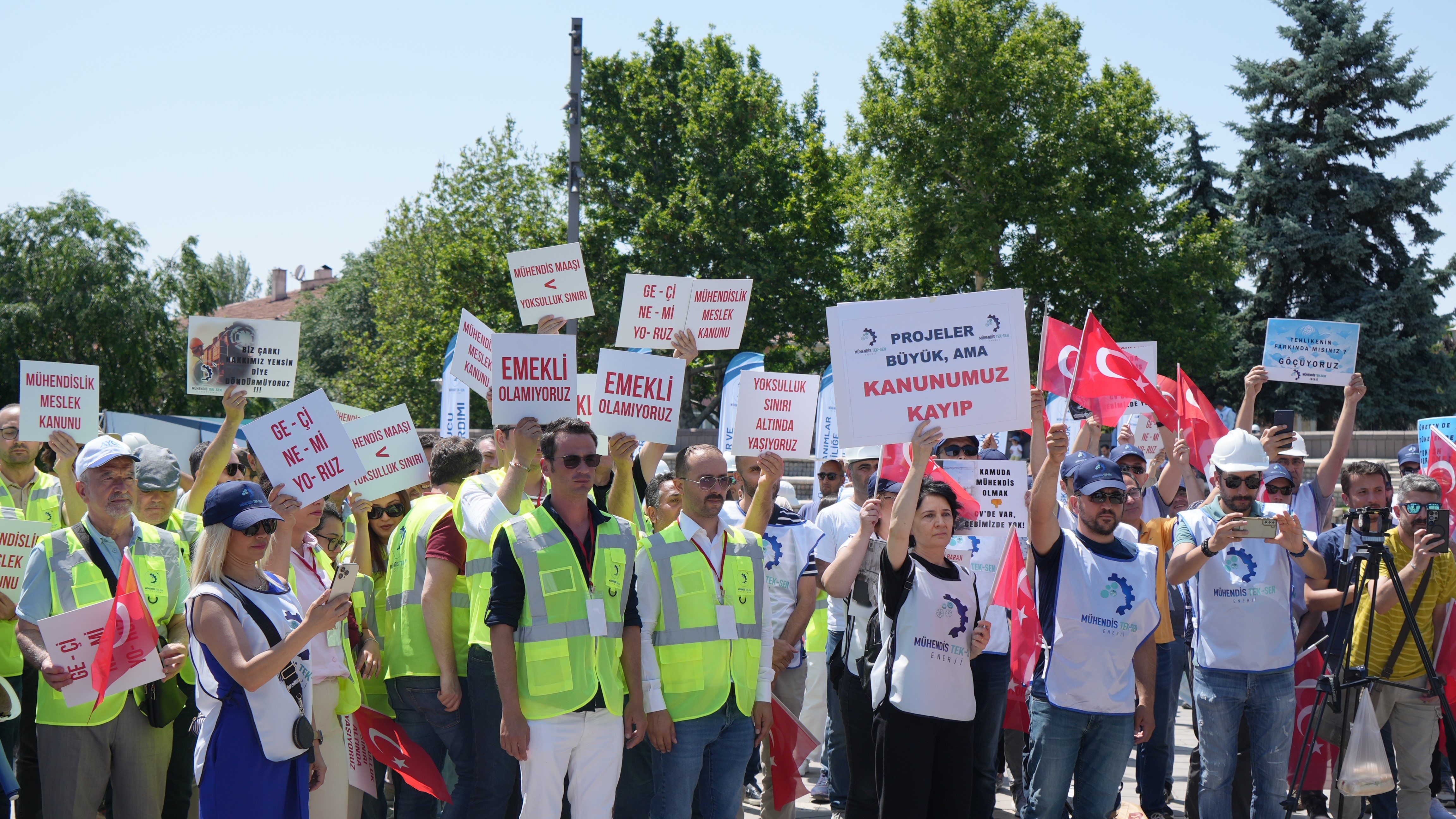 Mühendis TEK - SEN Enerji Sendikası Başkanı Güler: 