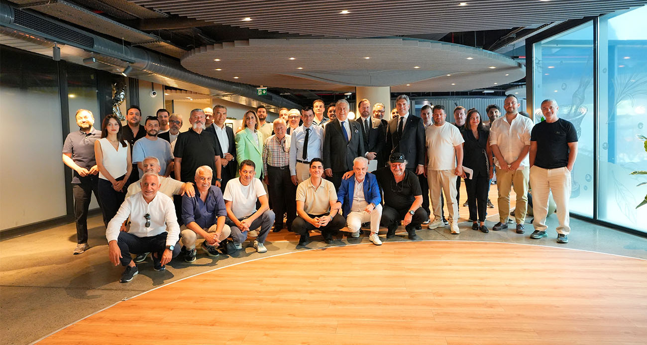 Beşiktaşlı yöneticiler, basın mensuplarıyla sohbet toplantısında bir araya geldi