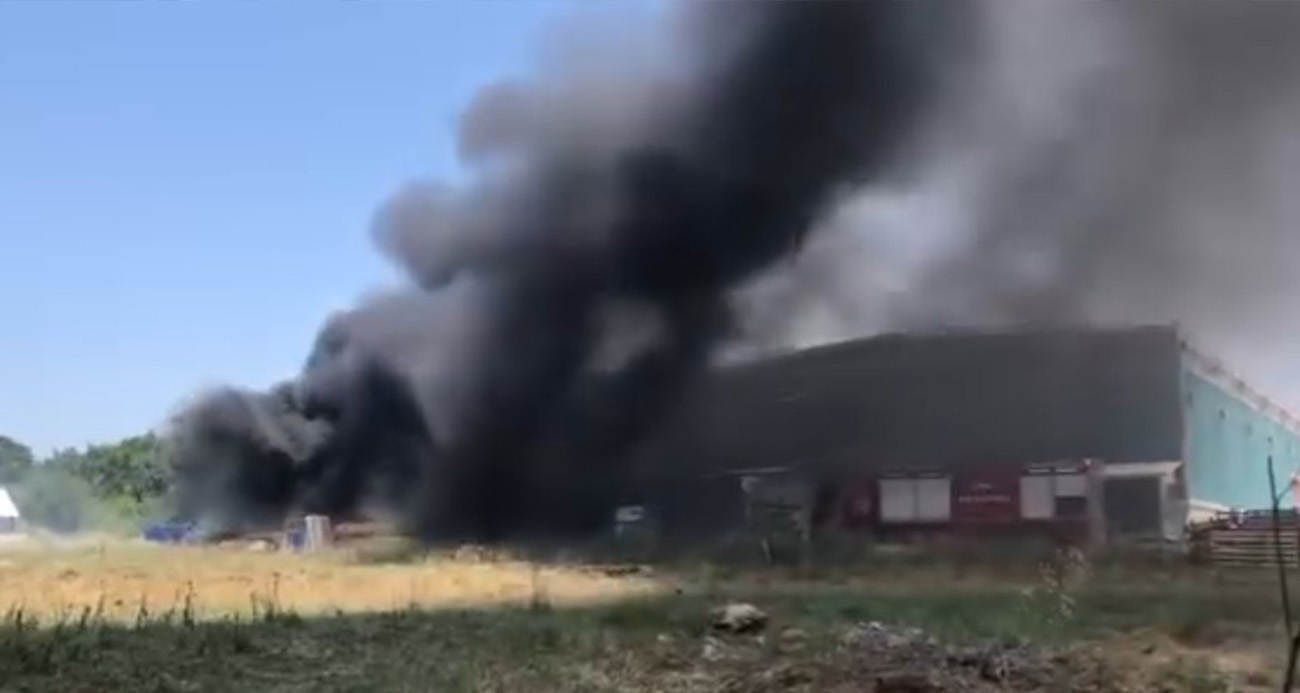 Çanakkale’de plastik fabrikasında yangın